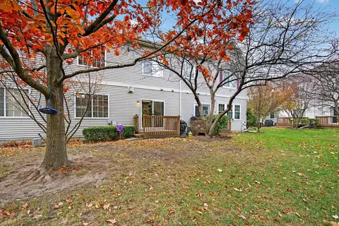 Exterior - 6034 Delaney Dr, Hoffman Estates, IL 60192 photo 2 of 4