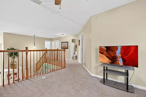 Entry Way - 6034 Delaney Dr, Hoffman Estates, IL 60192 photo 1 of 1