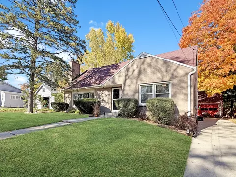 1224 W Violet St, Freeport, IL 61032