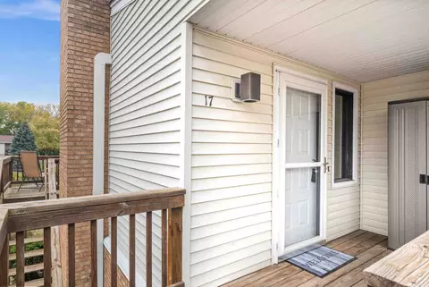 903 N Linden St #17, Normal, IL 61761