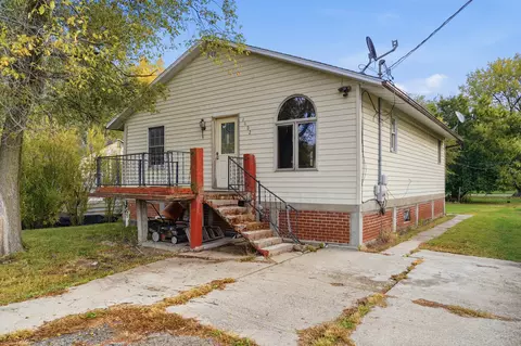 1602 Griswold Ave, Sterling, IL 61081