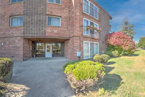 10230 Washington Ave #1D, Oak Lawn, IL 60453