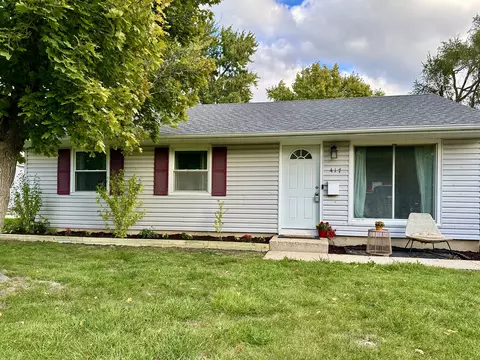 417 Beaver Dr, Streamwood, IL 60107