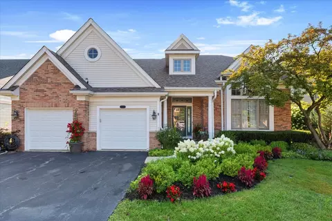 2809 Meadowview Ct, Glenview, IL 60026