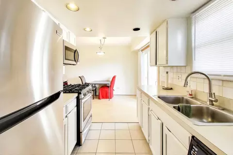 Kitchen - Undisclosed, Aurora, IL 60504 photo 2 of 2