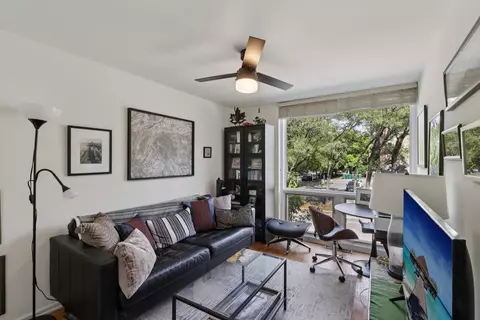 Living - 1438 E 55th St, Chicago, IL 60615 photo 4 of 9