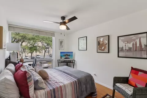 Bedroom - 1438 E 55th St, Chicago, IL 60615 photo 4 of 5