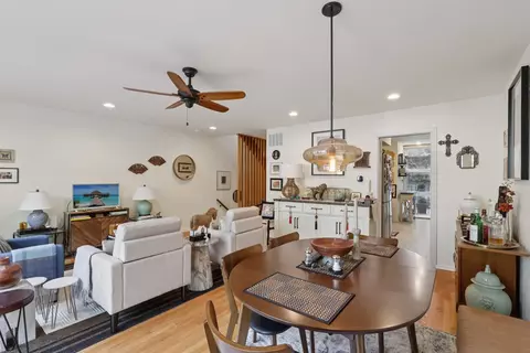 Dining - 1438 E 55th St, Chicago, IL 60615 photo 1 of 1