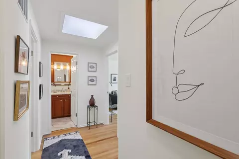 Entry Way - 1438 E 55th St, Chicago, IL 60615 photo 4 of 6