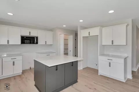 Kitchen - 993 Spring St, Manteno, IL 60950 photo 3 of 5