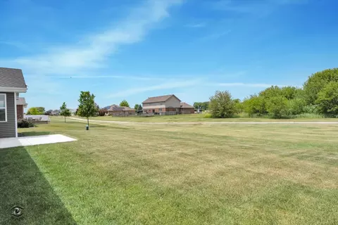 Exterior - 993 Spring St, Manteno, IL 60950 photo 2 of 4