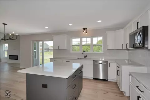 Kitchen - 993 Spring St, Manteno, IL 60950 photo 4 of 5