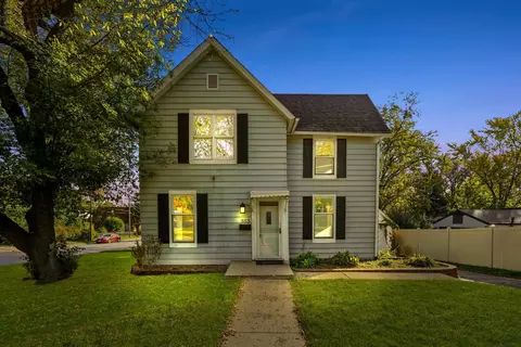 353 Wilcox Ave, Elgin, IL 60123