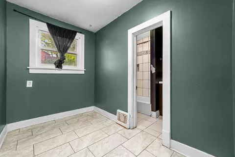 Entry Way - 353 Wilcox Ave, Elgin, IL 60123 photo 1 of 1