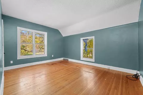 Bedroom - 353 Wilcox Ave, Elgin, IL 60123 photo 2 of 2