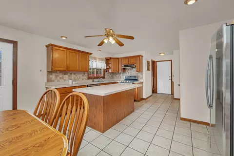 1665 Schubert Dr, Morris, IL 60450 photo 8