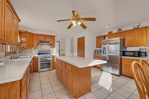 1665 Schubert Dr, Morris, IL 60450 photo 6