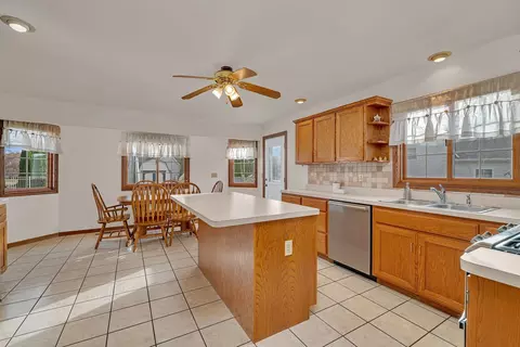 1665 Schubert Dr, Morris, IL 60450 photo 12