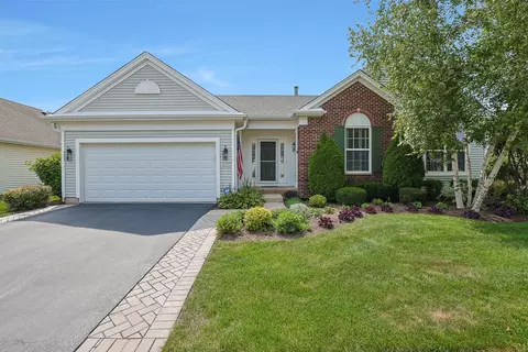12145 Daphne Dr, Huntley, IL 60142