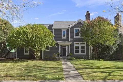970 Mount Vernon Dr, Grayslake, IL 60030