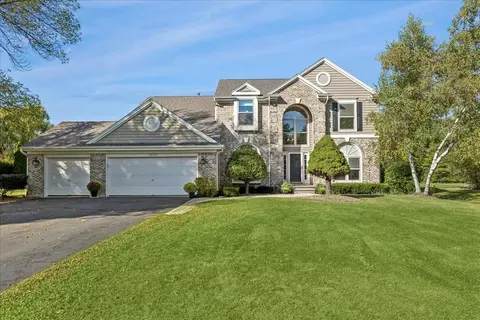 1300 Alexandra Blvd, Crystal Lake, IL 60014