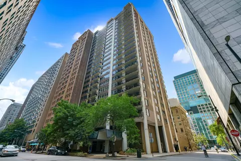 201 E Chestnut St #21C, Chicago, IL 60611
