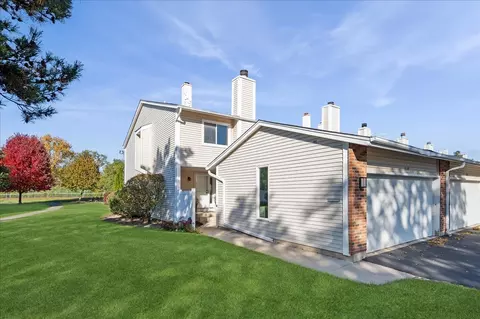 630 Pheasant Ln, Deerfield, IL 60015