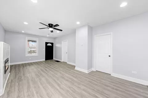 Living - 3333 Halsted St, Steger, IL 60475 photo 2 of 4