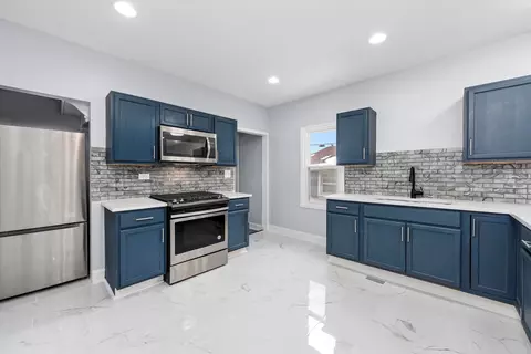 Kitchen - 3333 Halsted St, Steger, IL 60475 photo 2 of 3