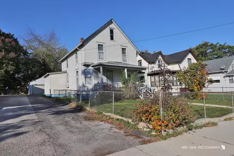 428 N Poplar St, Waukegan, IL 60085