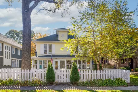 Undisclosed, Lake Bluff, IL 60044