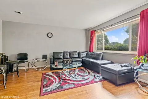 Living - 852 E 88th Pl, Chicago, IL 60619 photo 2 of 6