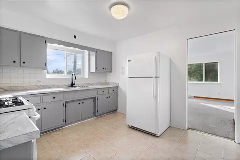 Kitchen - 852 E 88th Pl, Chicago, IL 60619 photo 4 of 5