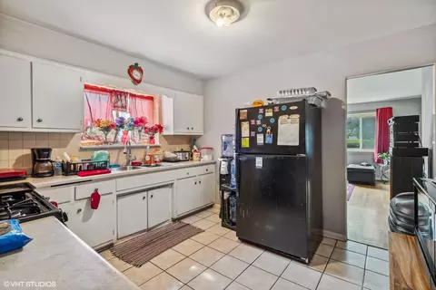 Kitchen - 852 E 88th Pl, Chicago, IL 60619 photo 1 of 5