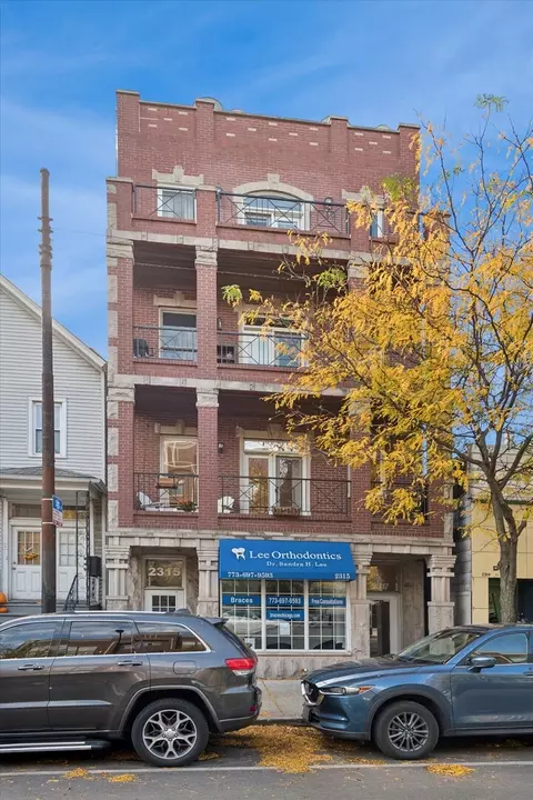 2317 W Belmont Ave #2, Chicago, IL 60618