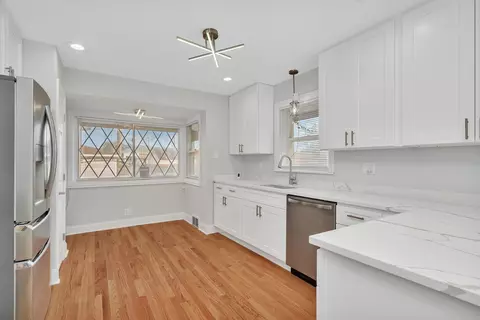 46 E Brayton St, Chicago, IL 60628 photo 3