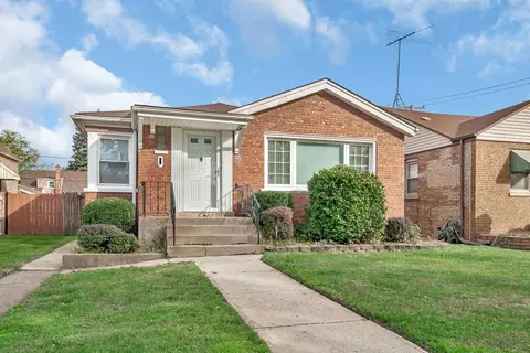 46 E Brayton St, Chicago, IL 60628 photo 2