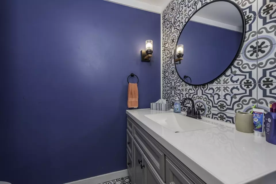 Bath - 3482 Ellis Ave, Gurnee, IL 60031 photo 1 of 4