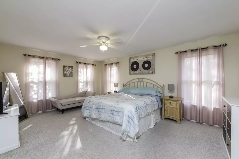 Bedroom - 3482 Ellis Ave, Gurnee, IL 60031 photo 1 of 4