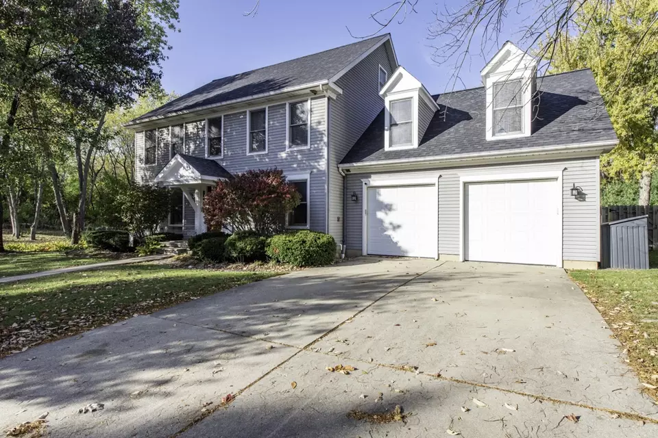 Exterior - 3482 Ellis Ave, Gurnee, IL 60031 photo 2 of 8