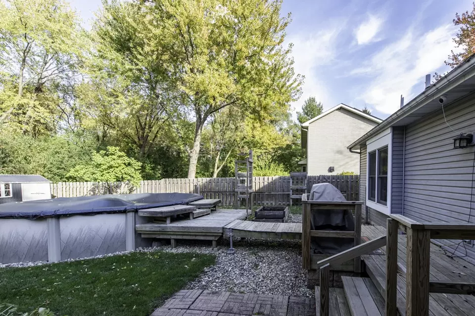 Exterior - 3482 Ellis Ave, Gurnee, IL 60031 photo 5 of 8