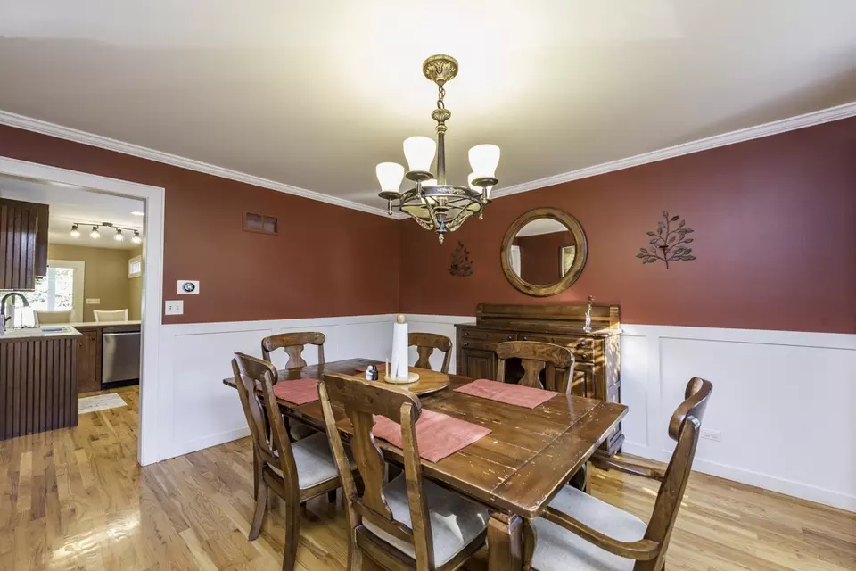 Dining - 3482 Ellis Ave, Gurnee, IL 60031 photo 1 of 6