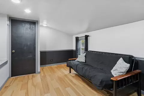 Entry Way - 907 Maple Ave, Lisle, IL 60532 photo 1 of 1