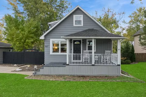 Exterior - 907 Maple Ave, Lisle, IL 60532 photo 2 of 4