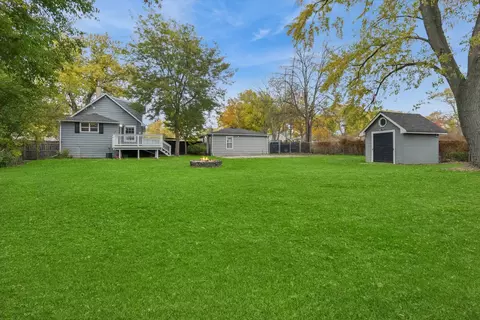 Exterior - 907 Maple Ave, Lisle, IL 60532 photo 3 of 4