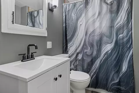 Bath - 907 Maple Ave, Lisle, IL 60532 photo 1 of 2