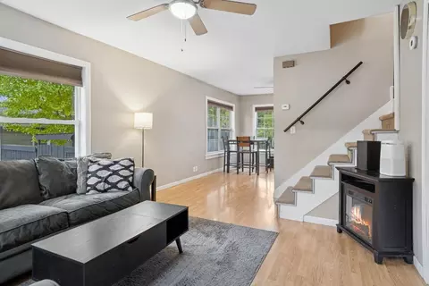 Living - 907 Maple Ave, Lisle, IL 60532 photo 1 of 2