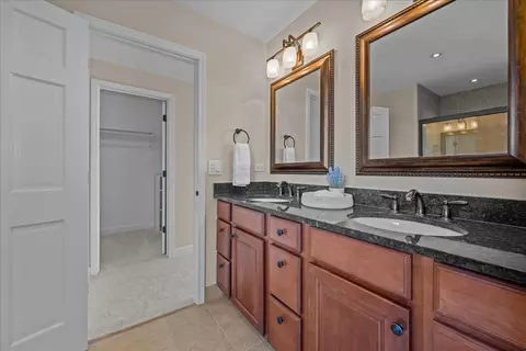Bath - 2538 Needham Ct, Aurora, IL 60503 photo 3 of 4