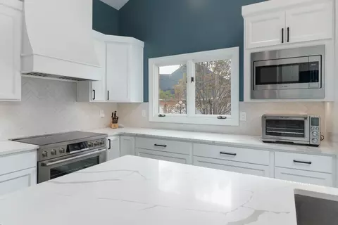 Kitchen - 1908 Crimson Ln, Bloomington, IL 61704 photo 10 of 12