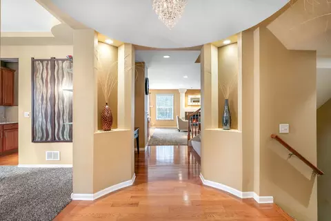 Entry Way - 1491 Greystone Dr, Gurnee, IL 60031 photo 2 of 5